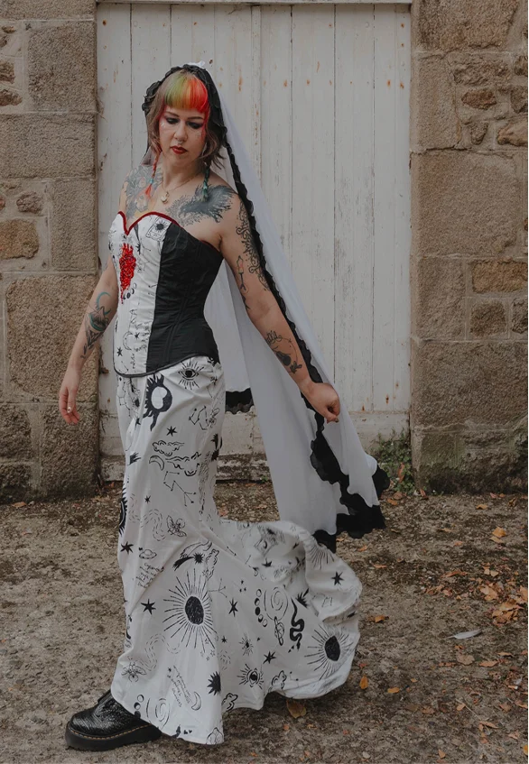 Tenue de mariée Nimue. Une tenue qui tient son petit nom de la légende Arthurienne