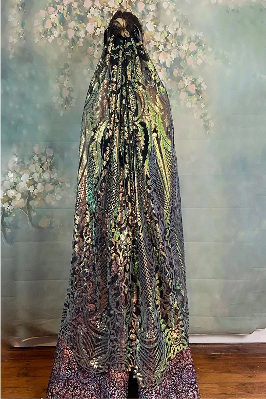 Un voile de mariée 4-en-1 : porté tête vue de dos