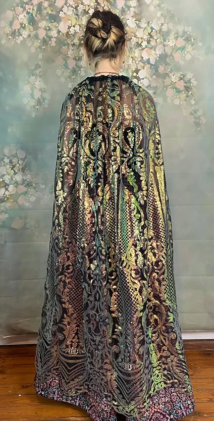 Un voile de mariée 4-en-1 : porté épaules vue de dos