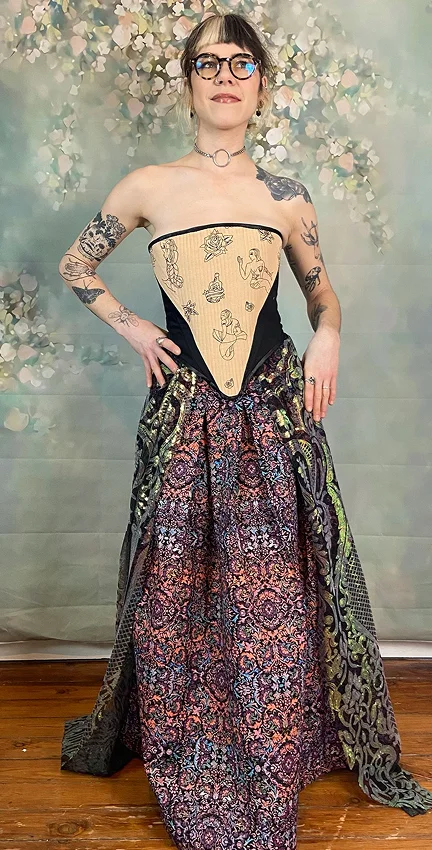 Un voile de mariée 4-en-1 : porté traine vue de face