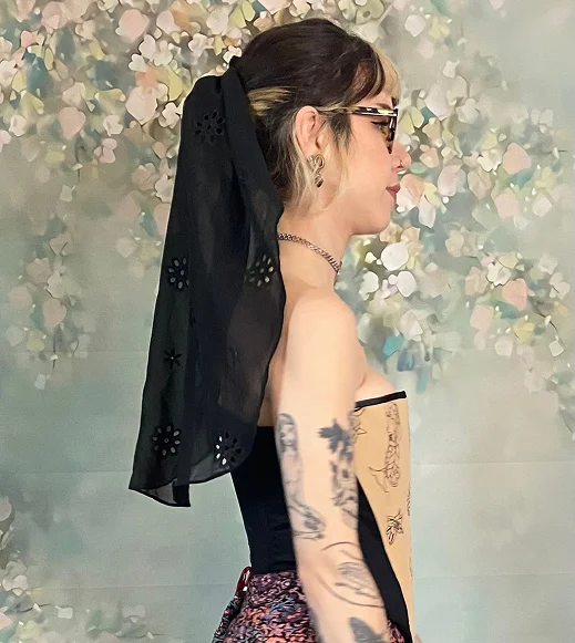 Voile de mariée court en mousseline noire