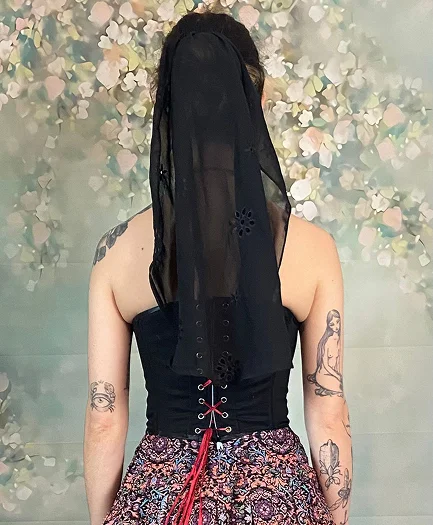 Voile de mariée court en mousseline noire