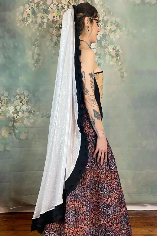 Voile de mariée en popeline irisée, bordée en noir