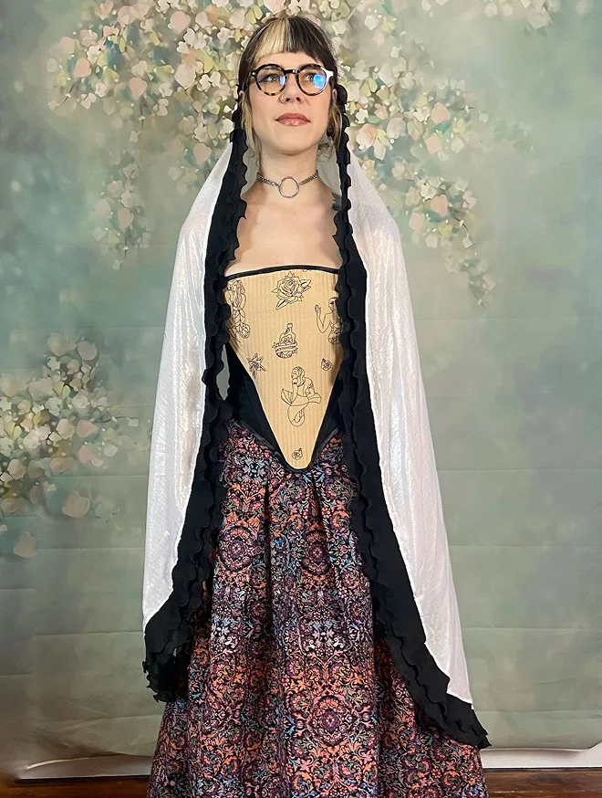 Voile de mariée en popeline irisée, bordée en noir